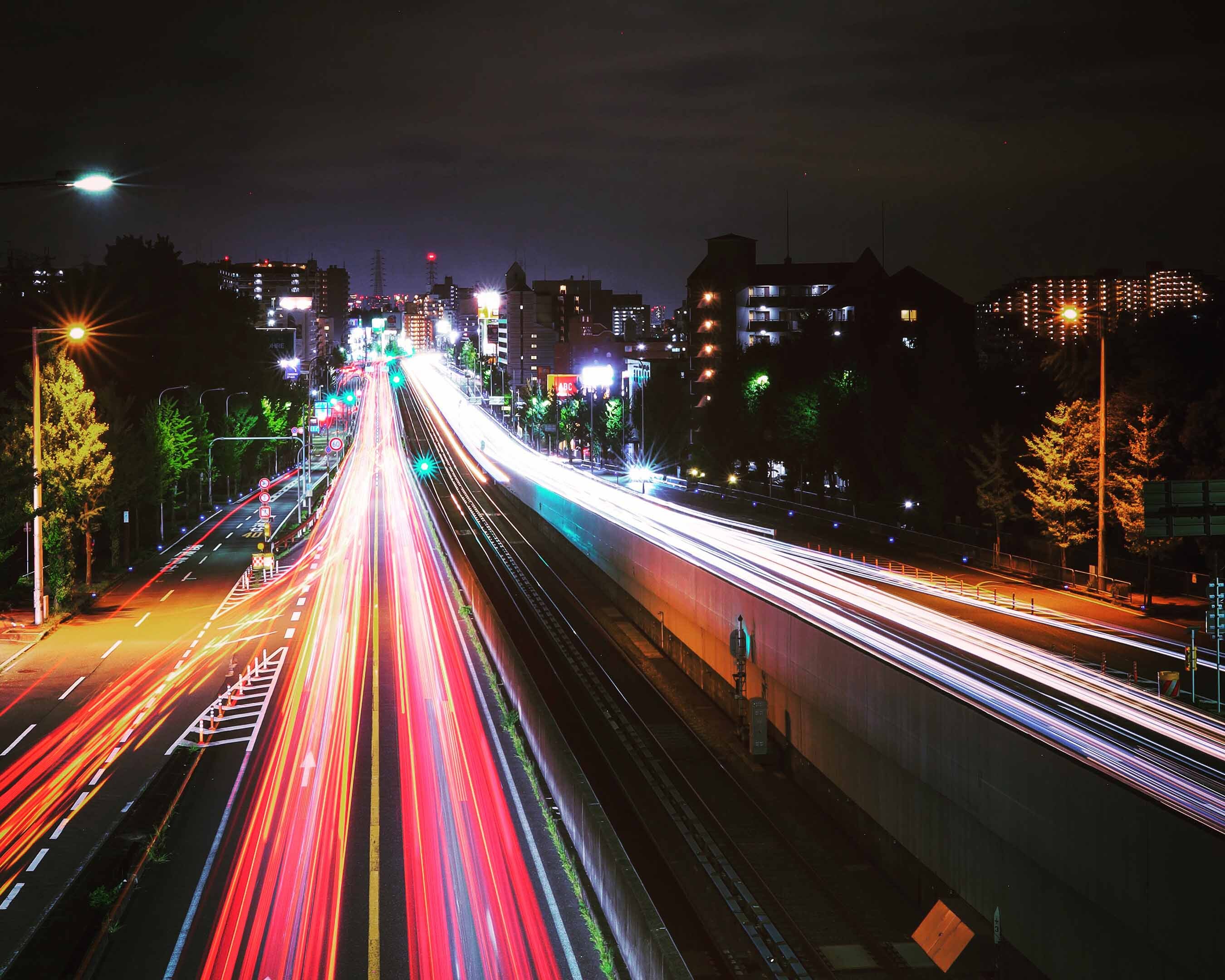 写真：新御堂筋　光跡の風景写真