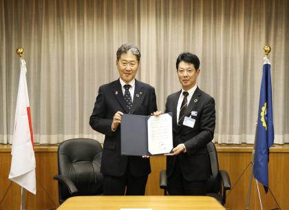 写真:調印式