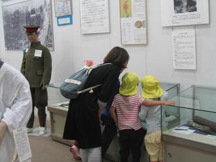 写真：資料館見学2