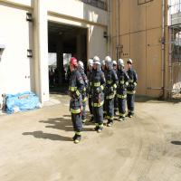 写真：消防隊の訓練　整列2