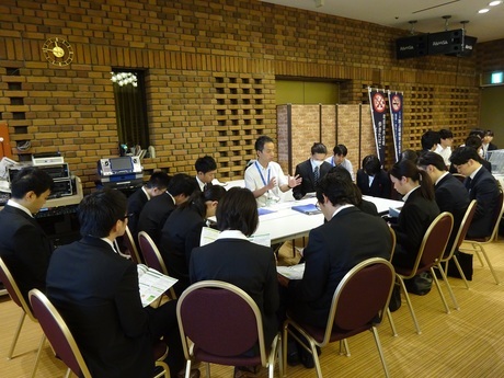 写真：職員採用試験説明会