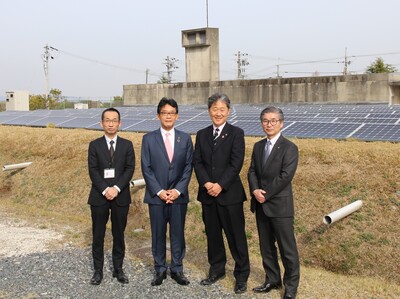 写真:柿ノ木配水場で記念撮影