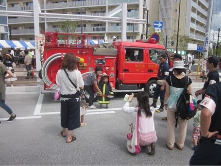 写真：消防車展示