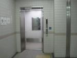 エレベーターの写真（阪急山田駅）