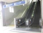 エスカレーターの写真（阪急山田駅）