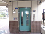 阪急吹田駅西側エレベーターの写真