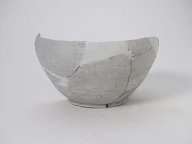 写真：(1)須恵器鉢（奈良時代）
