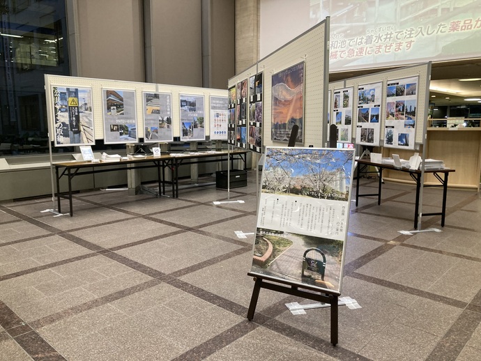 写真：作品展の様子1