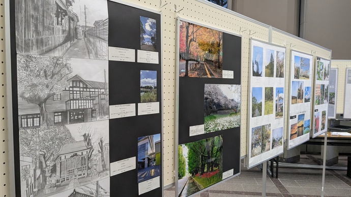 写真:作品展の2面