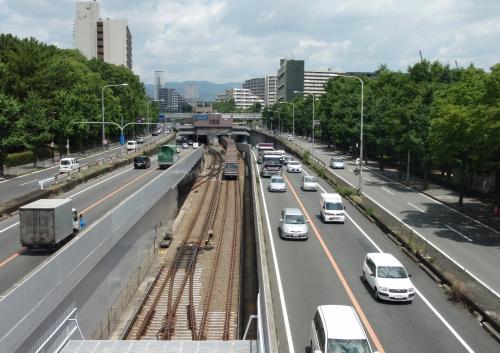 写真：新御堂筋道路、北大阪急行鉄道-北向き-桃山台