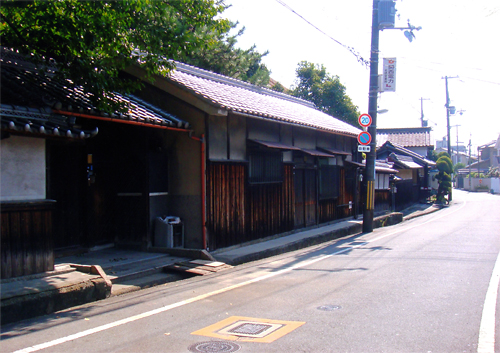 写真：西の庄町に残る吹田街道界隈