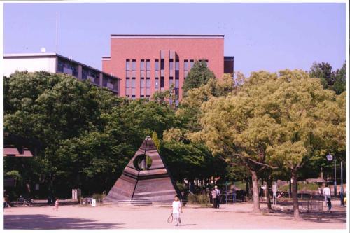 写真：吹田のモニュメント