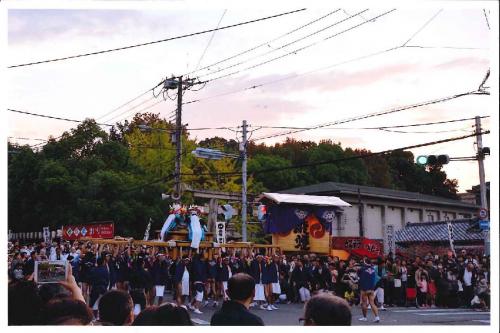 写真：夕焼けと祭り