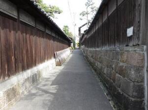 写真：旧西尾家住宅裏の路地