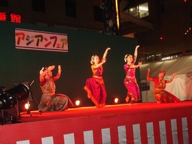 写真：アジアンフェアインド舞踊