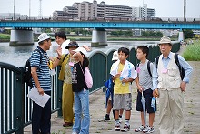 写真：まち案内人の活動の様子2