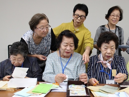 写真：社会貢献活動の様子