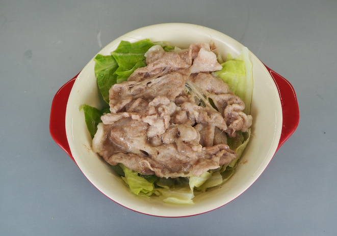 写真：豚肉とキャベツの蒸し煮