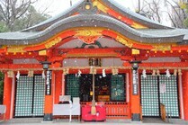 雪の降る片山神社