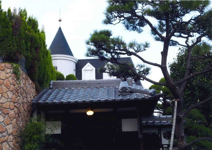 写真：屋根の昔・今