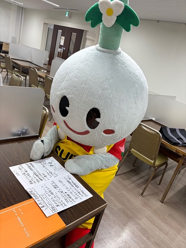 自習室で勉強するすいたん