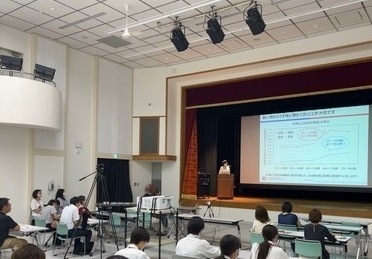 写真：講演会風景