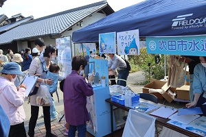 写真：浜屋敷　手づくり市の様子