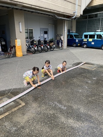 マイスター　水幕ホースで水浴び