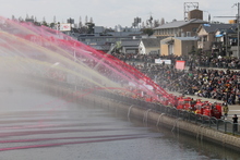 一斉放水の様子