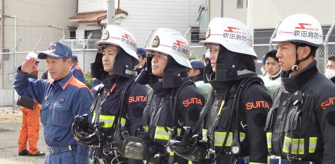 訓練終了の報告を行います。