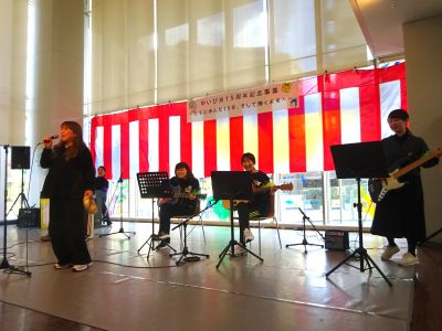 写真：のびのび子育てプラザバンド演奏1
