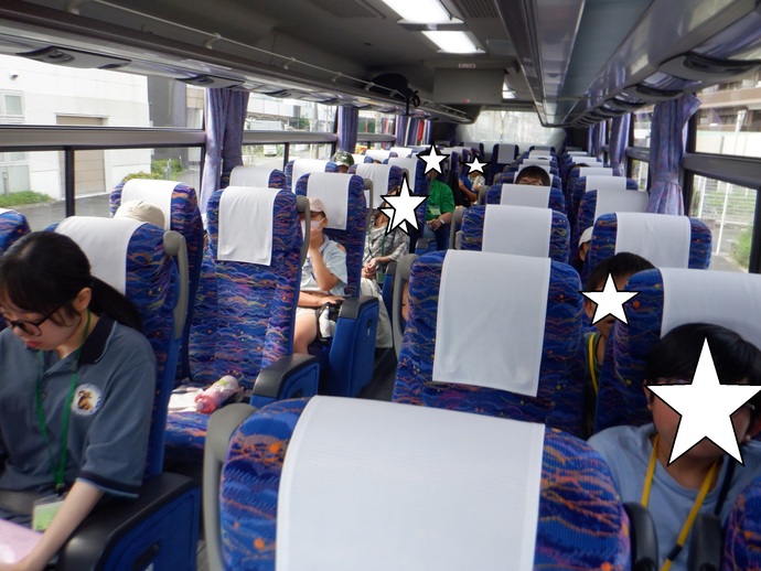 バス車内
