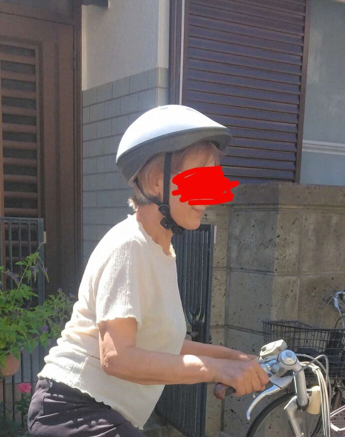 活動してくれている自転車ヘルメットモニターさん